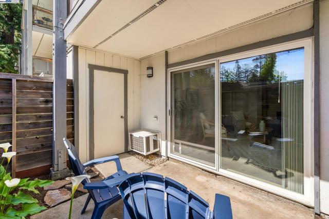 4081 Clayton Rd, Concord CA: https://media.crmls.org/mediaz/909b6700-bb81-47fc-be75-82f5e14a9bf1.jpg