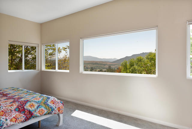28333 Foothill Drive, Agoura Hills CA: https://media.crmls.org/mediaz/909b6ae7-36de-4e6b-931a-761d4c654bc5.jpg