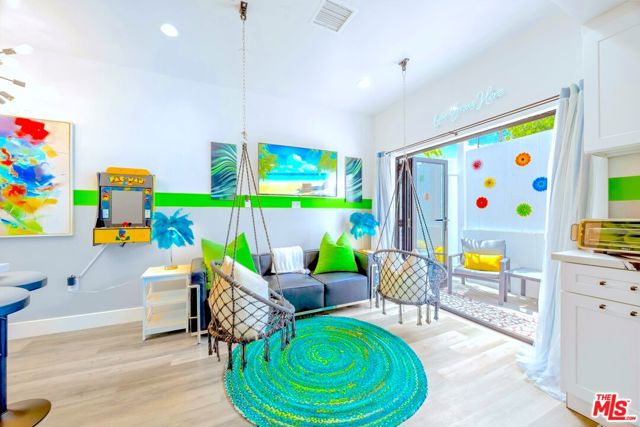 5853 Vineland Avenue, North Hollywood CA: https://media.crmls.org/mediaz/909b7206-6fb9-4aa9-ab7c-b294bba2c904.jpg