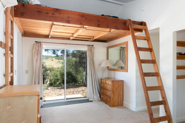 250 Verde Oak Drive, Oak View CA: https://media.crmls.org/mediaz/909b76ce-e118-44de-91fb-a1a288dec869.jpg