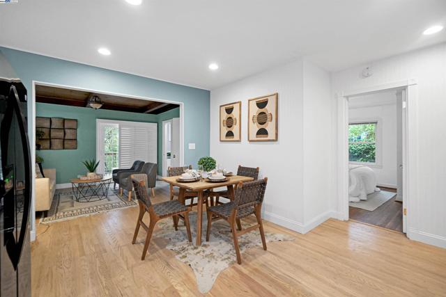 3908 Archmont Pl, Oakland CA: https://media.crmls.org/mediaz/909b8e06-1d85-4ec3-8bcb-fa667b8a7455.jpg