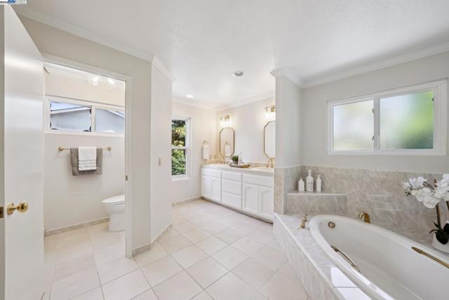 7467 Sundrop Ct, Pleasanton CA: https://media.crmls.org/mediaz/909ba29d-9ab5-4950-aedd-d8b0c4756c64.jpg