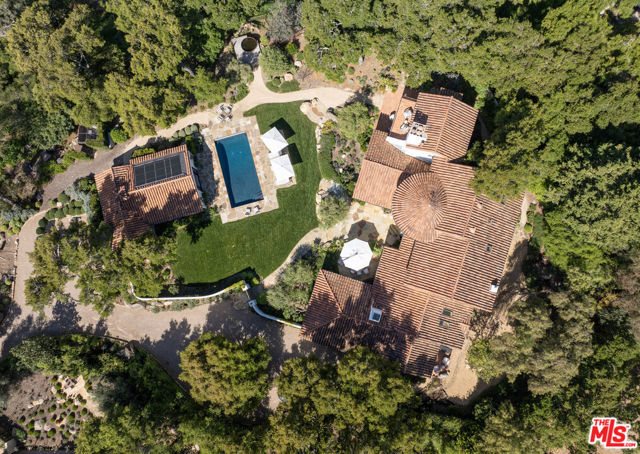 849 Ashley Road, Montecito CA: https://media.crmls.org/mediaz/909bc347-b4bd-4f6b-9cf4-fe10b12acb4b.jpg