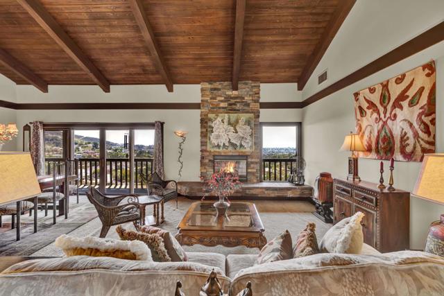 1310 Miracielo Court, San Marcos CA: https://media.crmls.org/mediaz/909c0ff1-399c-403e-9fef-19718c02667c.jpg