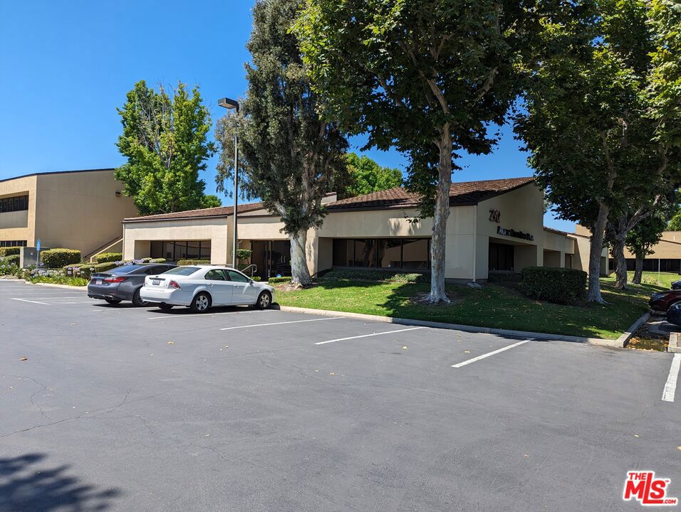2912 Daimler Street, Santa Ana, CA 92705