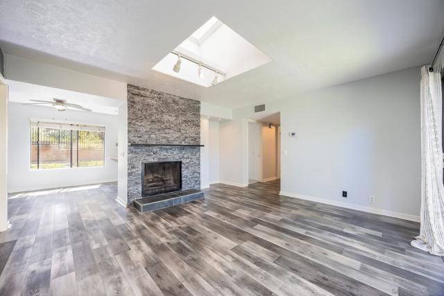 Image 4 of 32 For 2157 Arnold Way  624