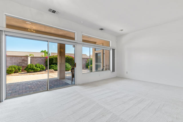 78626 Blooming Court, Palm Desert CA: https://media.crmls.org/mediaz/909d4be3-5113-49d4-a4ef-a911b3bfd004.jpg