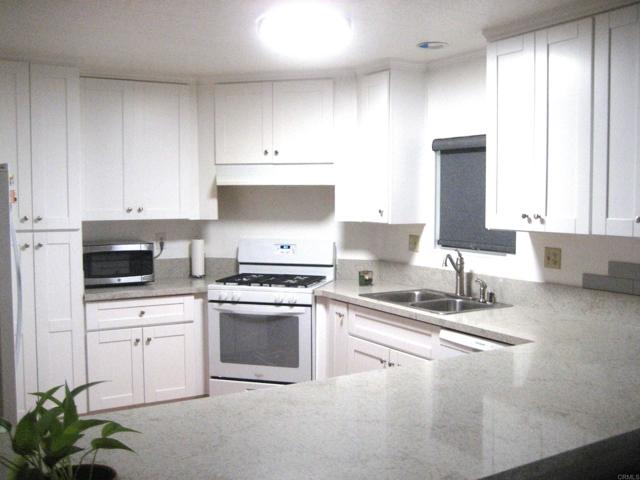 Detail Gallery Image 7 of 18 For 1175 La Moree Road #33,  San Marcos,  CA 92078 - 2 Beds | 2 Baths