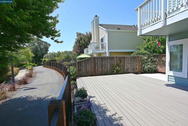27 Shepardson, Alameda CA: https://media.crmls.org/mediaz/909e13ba-bb1d-46f3-8169-3da2691060de.jpg