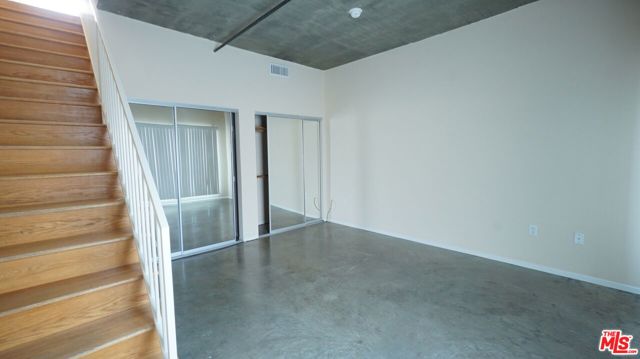 922 W 23Rd Street, Los Angeles CA: https://media.crmls.org/mediaz/909ec734-ff7f-40f3-b607-9dd6e7eea49b.jpg