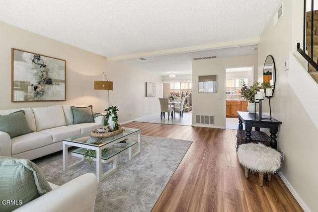 Detail Gallery Image 7 of 32 For 15091 Varsity St #C,  Moorpark,  CA 93021 - 3 Beds | 2/1 Baths