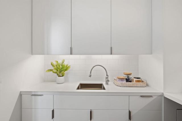 2160 Menalto Avenue, Menlo Park CA: https://media.crmls.org/mediaz/909f2f0e-5dbe-4ea5-9a09-6fb36ff56869.jpg