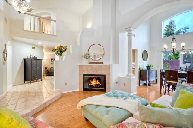 3737 Hillview Way, Oceanside CA: https://media.crmls.org/mediaz/909fc72b-2bbb-4f33-a404-d8ff7294fc72.jpg