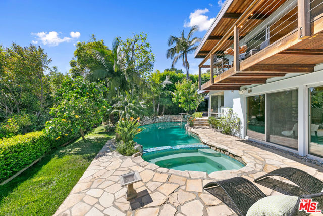 1470 N Tigertail Road, Los Angeles CA: https://media.crmls.org/mediaz/909fecae-50e8-48d2-a05f-4416223ecba2.jpg