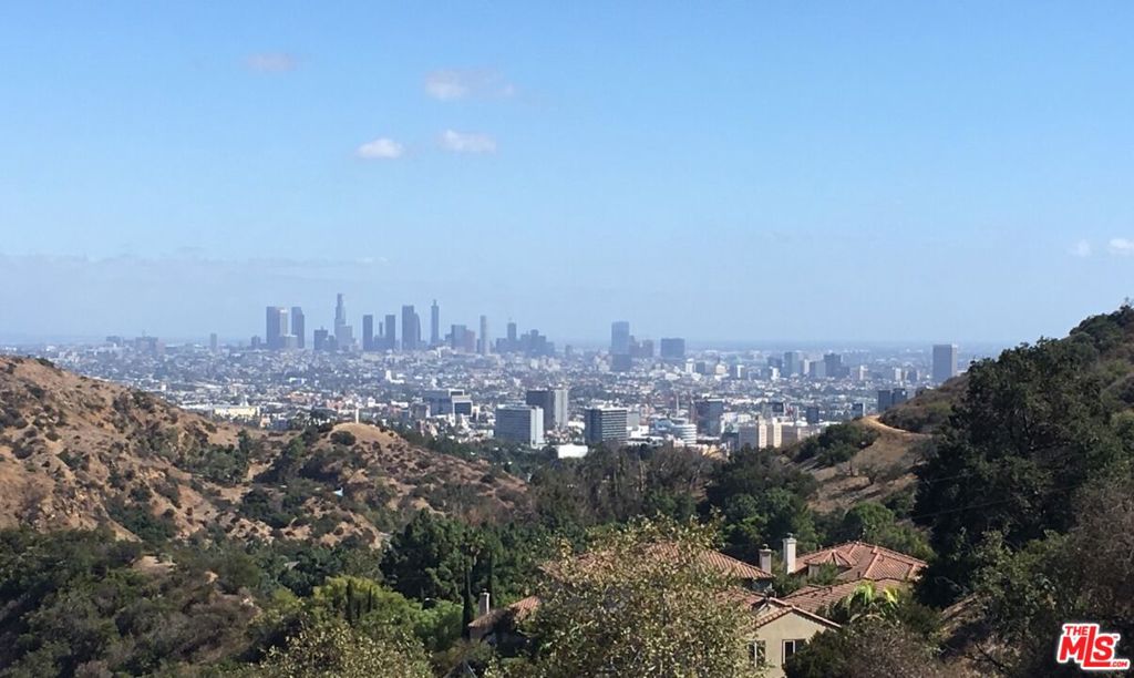 This is a very rare piece of property on the market! A home in the exclusive Hollywood Hills on... Primary Photo for Listing #21784118