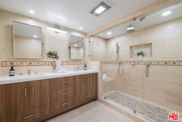 22910 Collins Street, Woodland Hills CA: https://media.crmls.org/mediaz/90a046b8-2134-462e-ad83-b48c241e81ec.jpg