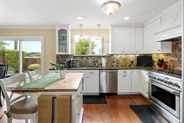 356 King Drive, South San Francisco CA: https://media.crmls.org/mediaz/90a05091-4541-4ac0-8064-065616e50a0d.jpg