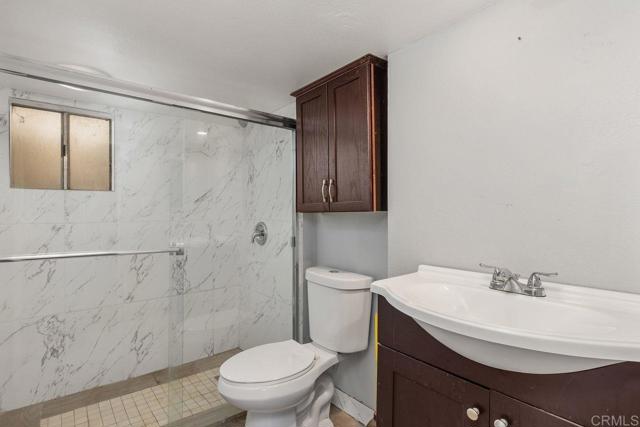 31600 Oak Glen Road, Valley Center CA: https://media.crmls.org/mediaz/90a05a0e-bb5e-4356-b4d3-6af8d89d501f.jpg