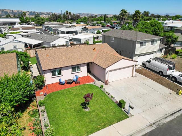 8100 Springdale Court, Gilroy CA: https://media.crmls.org/mediaz/90a07d39-4589-42ea-80b0-0f3c8c75f3f7.jpg