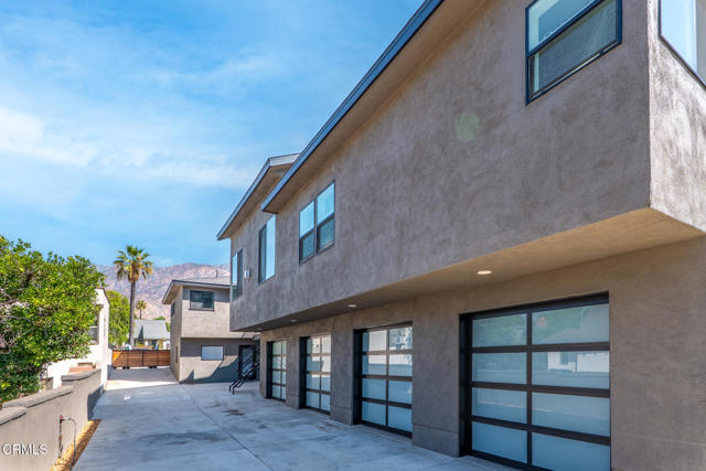 1818 New York Drive, Altadena CA: https://media.crmls.org/mediaz/90a0c25a-3d3e-40ec-80a3-7b750d29457a.jpg