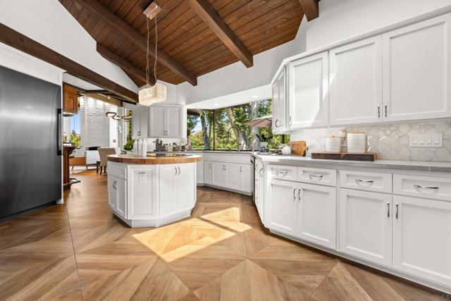 32676 Taspa Ct, Pauma Valley CA: https://media.crmls.org/mediaz/90a0dcbf-f547-4090-b7fb-716f8badea8a.jpg