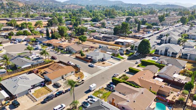 13011 Laurel St, Lakeside CA: https://media.crmls.org/mediaz/90a12394-5fd8-4cc9-8624-4b09146abb7e.jpg