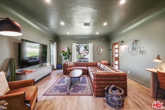 1903 S Primrose Avenue, Alhambra CA: https://media.crmls.org/mediaz/90a15046-9cd0-4e2f-b31d-8e07b91c70bf.jpg