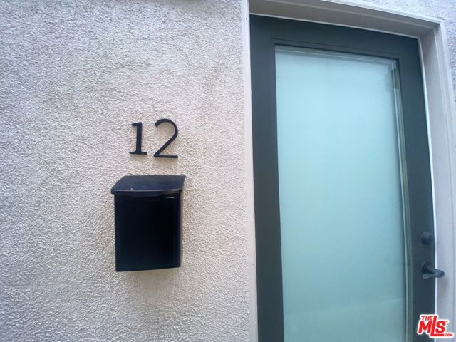 1217 9th Street, Santa Monica CA: https://media.crmls.org/mediaz/90a1b680-2c34-425d-aea3-44d2a6f2f9b8.jpg
