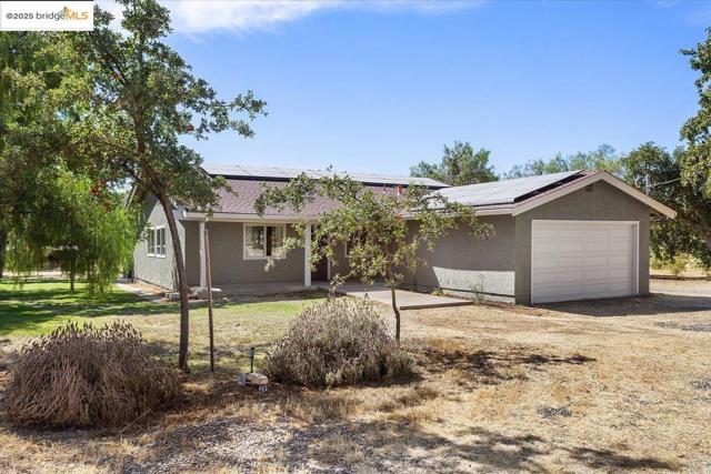 5665 Victoria LN, Livermore CA: https://media.crmls.org/mediaz/90a1c96d-a8c5-4987-8347-ba525ab71e56.jpg