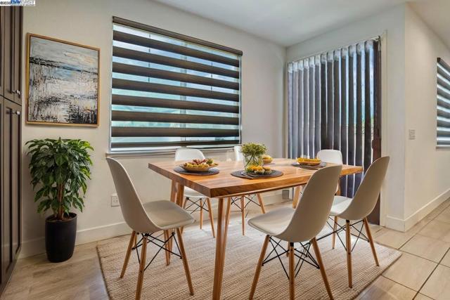 1205 S Ross Ct, Mountain House CA: https://media.crmls.org/mediaz/90a1d86e-b0fa-4935-96a6-98ca48c598c5.jpg