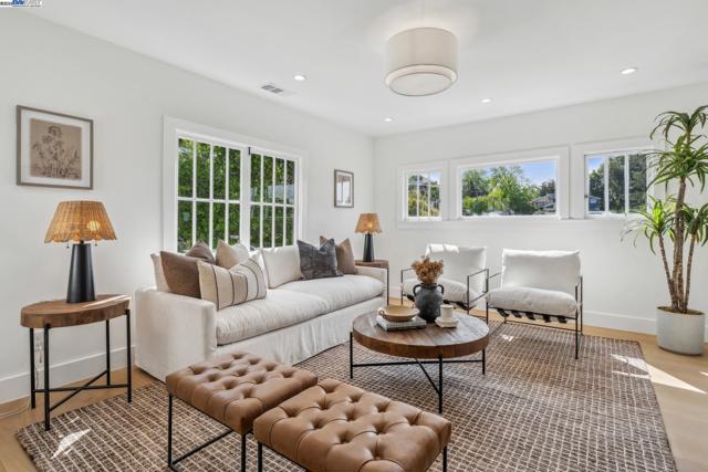 1129 WELLINGTON STREET, Oakland CA: https://media.crmls.org/mediaz/90a1d9eb-ccdf-445d-8143-e676efd7e1d3.jpg