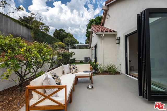 10 Village Circle, Manhattan Beach, California 90266, 3 Bedrooms Bedrooms, ,2 BathroomsBathrooms,Residential,Sold,Village,25585917 10 Village Circle, Manhattan Beach, California 90266, 3 Bedrooms Bedrooms, ,2 BathroomsBathrooms,Residential,Sold,Village,25585917