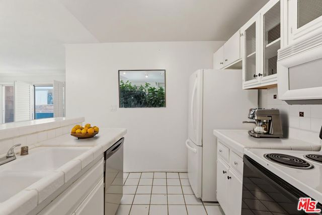 1 Bed Home for Sale in Los Angeles, California