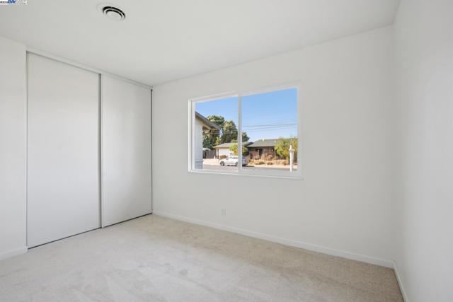 1165 Amend St, Pinole CA: https://media.crmls.org/mediaz/90a3f3fc-aa4b-4a59-898d-9e35628924f9.jpg