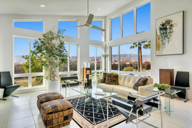 13 Via Montagna, Rancho Mirage CA: https://media.crmls.org/mediaz/90a46588-4d02-4b5c-aeef-9e76775775ea.jpg