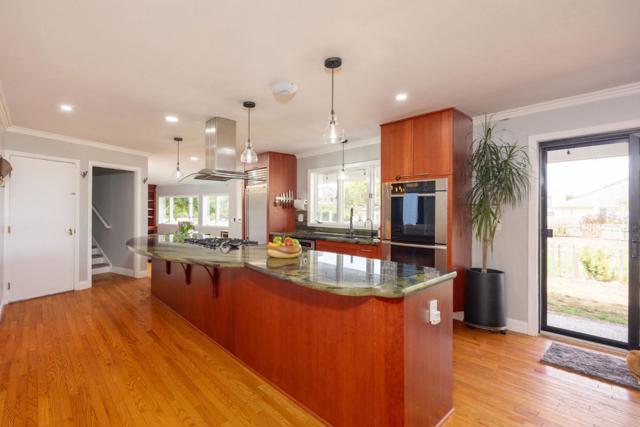 2300 Burning Tree Road, Half Moon Bay CA: https://media.crmls.org/mediaz/90a4c149-f730-481d-8c6a-74b4657ac93c.jpg