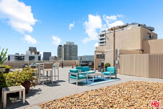 10590 Wilshire Boulevard, Los Angeles, California 90024, 2 Bedrooms Bedrooms, ,1 BathroomBathrooms,Condominium,For Sale,Wilshire,24430229