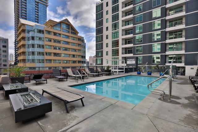 425 W Beech St, San Diego CA: https://media.crmls.org/mediaz/90a532be-9cf2-40a5-a2cd-5b83ef083296.jpg