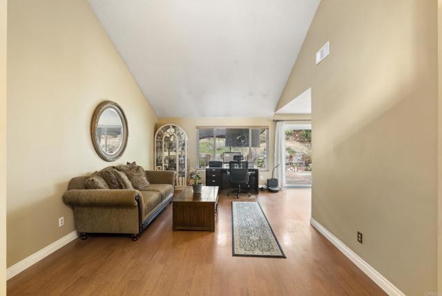 Detail Gallery Image 8 of 36 For 7756 Flanders Dr, San Diego,  CA 92126 - 3 Beds | 2 Baths