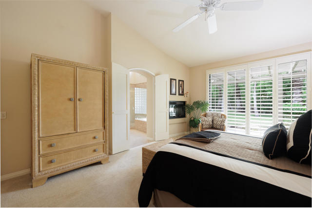 101 Desert Falls Drive, Palm Desert CA: https://media.crmls.org/mediaz/90a640eb-8689-48a0-8102-15f97b311b3a.jpg
