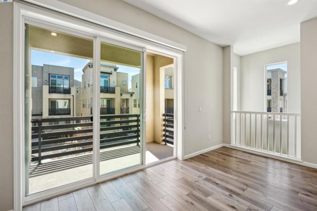 5813 Huntley Ave, Dublin CA: https://media.crmls.org/mediaz/90a6a6ad-60e0-4c3f-8b1f-e4dd5079b149.jpg
