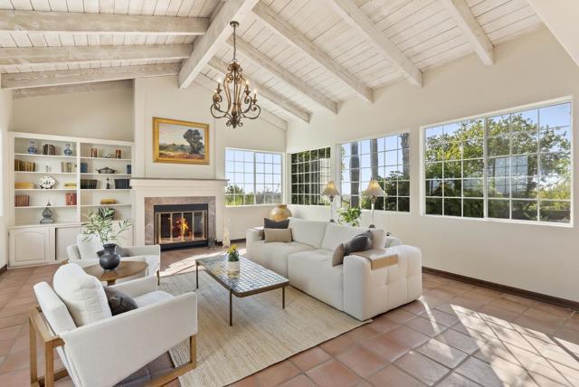 Detail Gallery Image 5 of 53 For 28889 Anderson Ct, Escondido,  CA 92026 - 4 Beds | 4 Baths