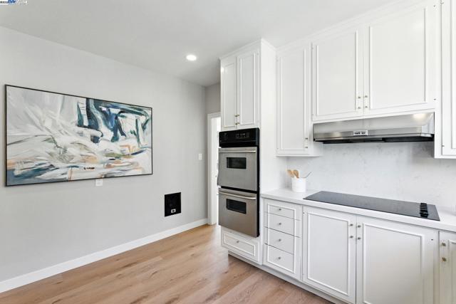 1247 Sherman, Alameda CA: https://media.crmls.org/mediaz/90a76e27-2e8f-4748-92b6-cd4b8656e21e.jpg