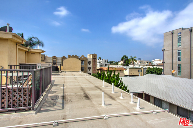11355 MISSOURI Avenue, Los Angeles CA: https://media.crmls.org/mediaz/90a79e50-4418-4ad0-8df5-353a61c868f1.jpg