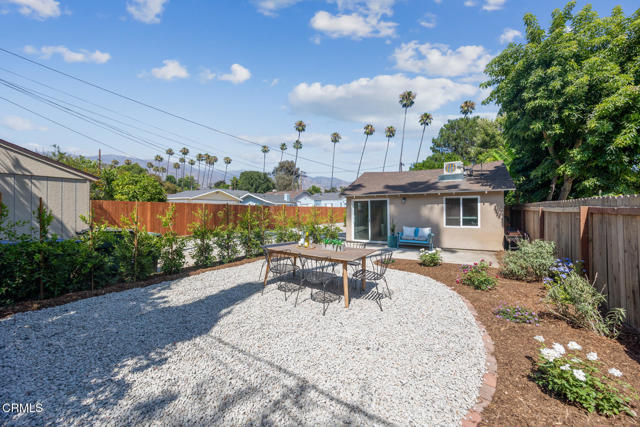 975 N Mentor Avenue, Pasadena CA: https://media.crmls.org/mediaz/90a7cbfe-6171-4ac8-9f12-60279bd1dec9.jpg
