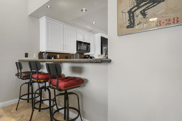 186 Running Springs Drive, Palm Desert CA: https://media.crmls.org/mediaz/90a8f98b-3a83-4692-baef-243429c1982b.jpg
