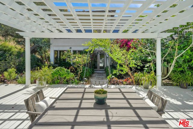 9580 Shirley Lane, Beverly Hills, California 90210, 4 Bedrooms Bedrooms, ,5 BathroomsBathrooms,Single Family Residence,For Sale,Shirley,24400955