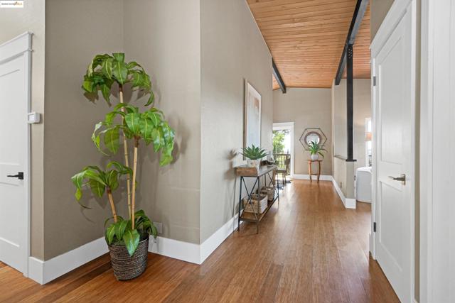 4329 Lawrence Dr, Castro Valley CA: https://media.crmls.org/mediaz/90aa45f7-c98e-4a21-b818-f3dbcffb31ad.jpg