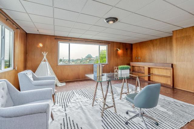 18 Queen Anne Court, Millbrae CA: https://media.crmls.org/mediaz/90aa8c62-8bed-43b0-aa70-11fb6c78d8b2.jpg