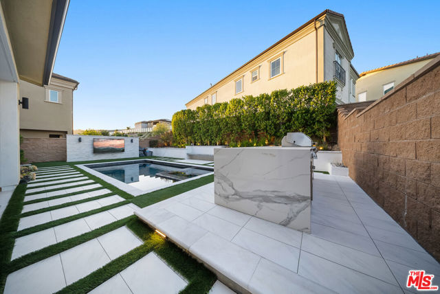 20643 W Wood Rose Court, Porter Ranch CA: https://media.crmls.org/mediaz/90aaac60-f881-4f1d-81f7-0f51aa10346b.jpg